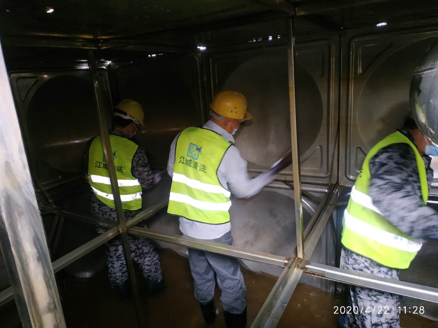 鐘家村小學(xué)-水箱清洗