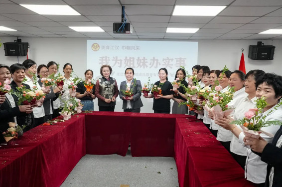 花漾時(shí)光，巾幗巧手享春色